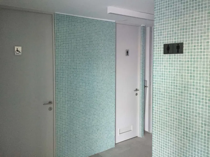 Hospitalia Productos Médicos, baños en Quilicura