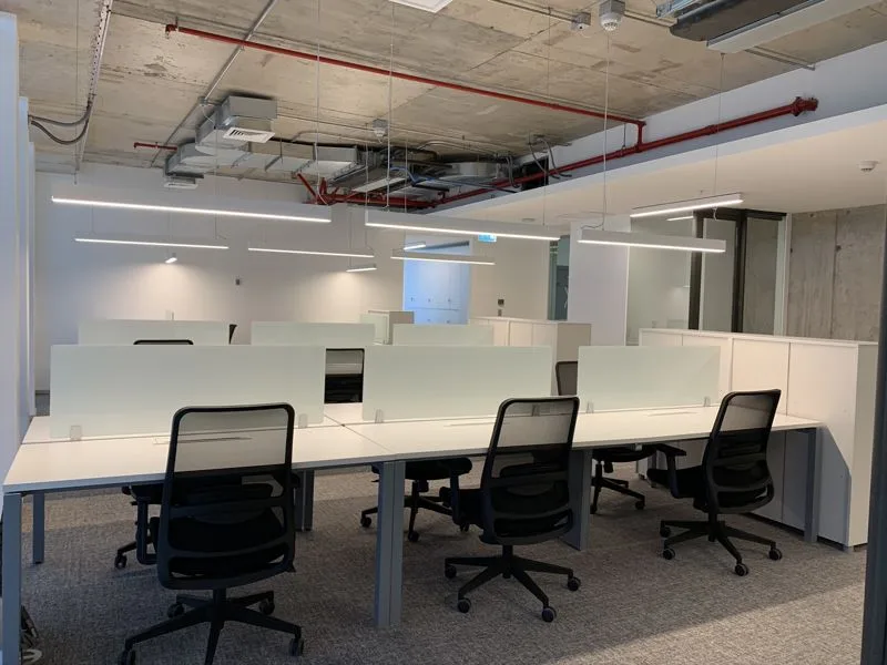 Isotron, habilitación de oficina corporativa en Providencia
