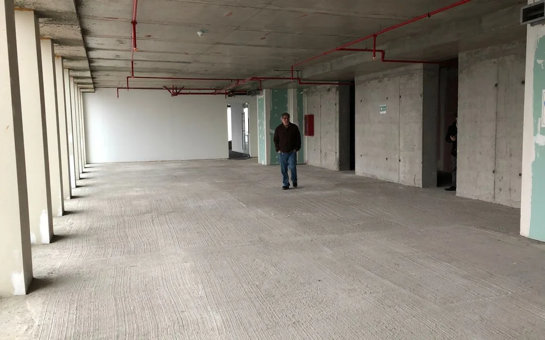Antes: planta libre de oficinas en Providencia