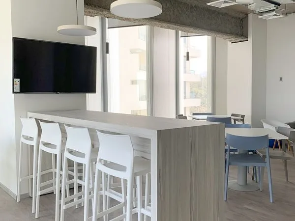Cafetería en oficina habilitada en Providencia